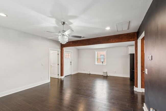 Building Photo - North Nashville Bungalow