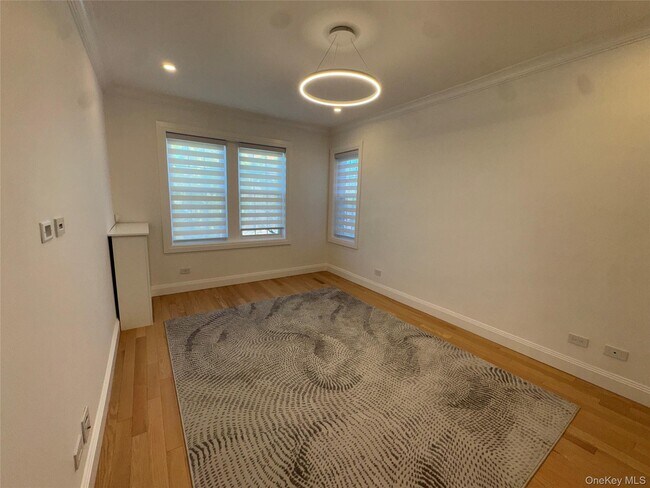 Building Photo - 85 N Broadway