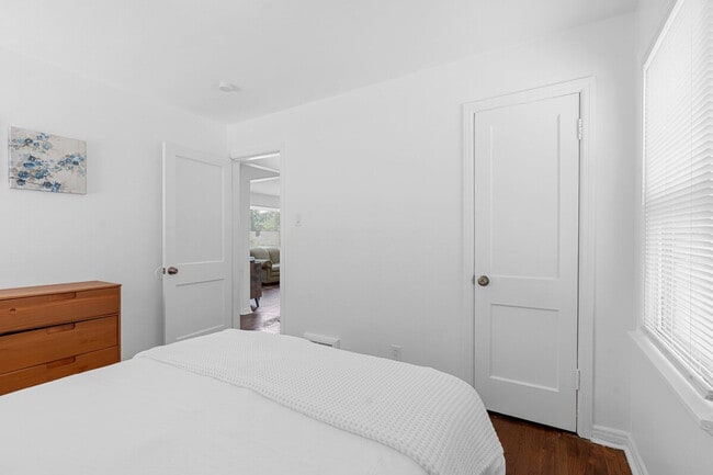 Building Photo - 6563 Julian Ave