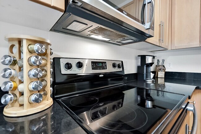 Building Photo - 238 S West St