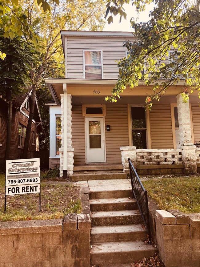 Primary Photo - Beautiful Townhouse