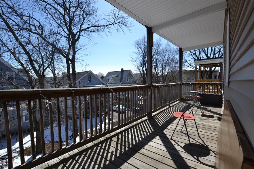 Building Photo - 44 Easton St