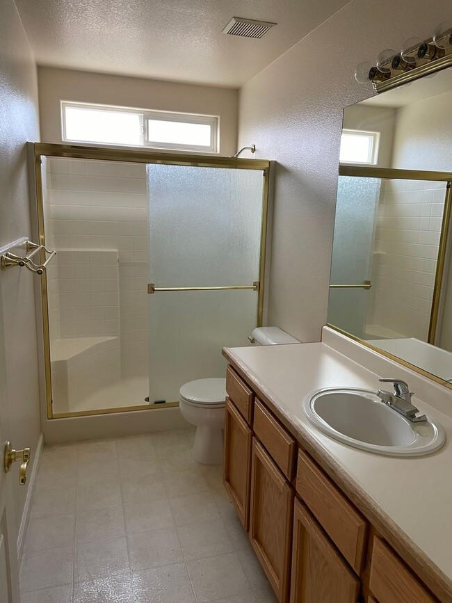 Building Photo - 4 BED 2 BATH LOCATED IN THE RAVENWOOD SUBDIVISION