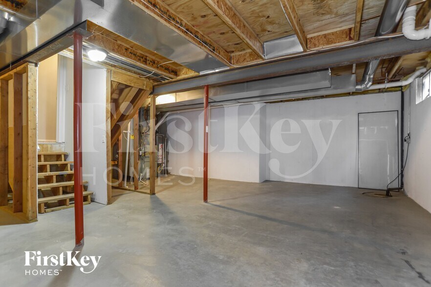 Building Photo - 5719 N Ames Ave