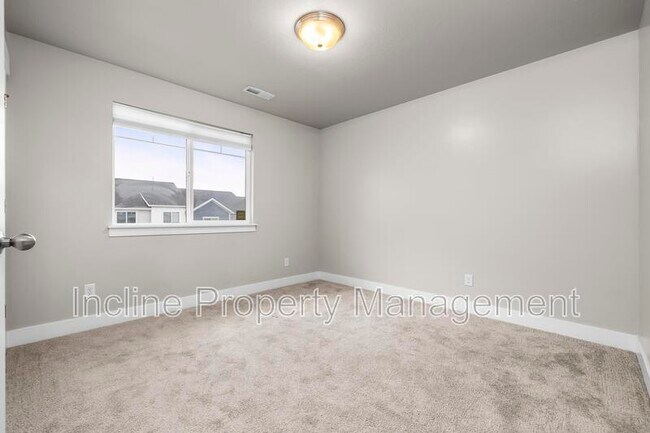 Building Photo - 4863 Spire Wy