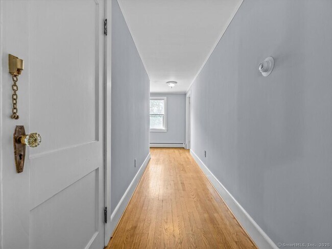 Building Photo - 440 Taylor Hill Rd