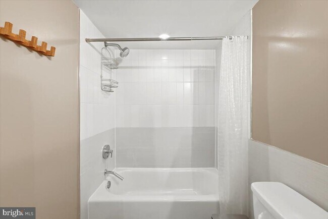 Building Photo - 3222 13th St NW