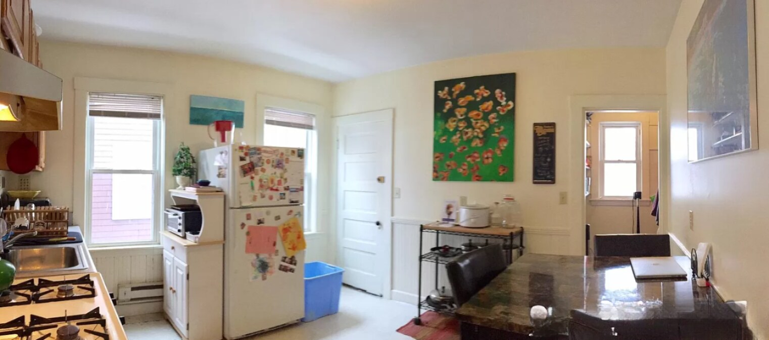 Building Photo - 44 Easton St