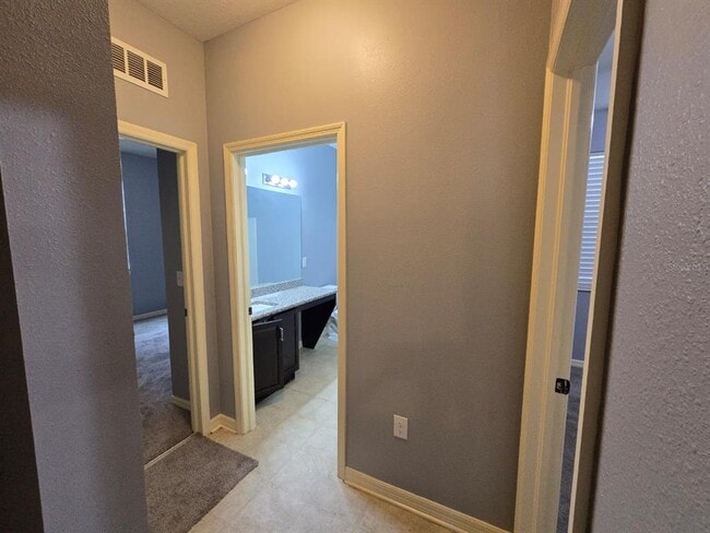 Building Photo - 10705 Massimo Dr