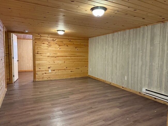 Building Photo - 625 2nd Ave W