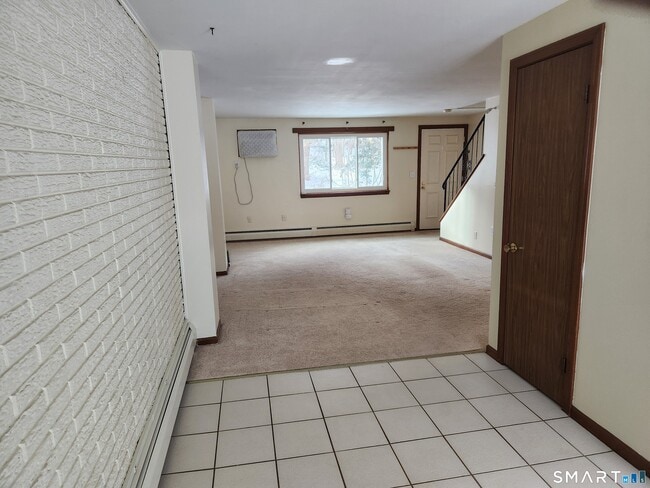 Building Photo - 83 Churchill Way