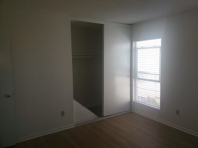 Building Photo - 3704 Promontory St