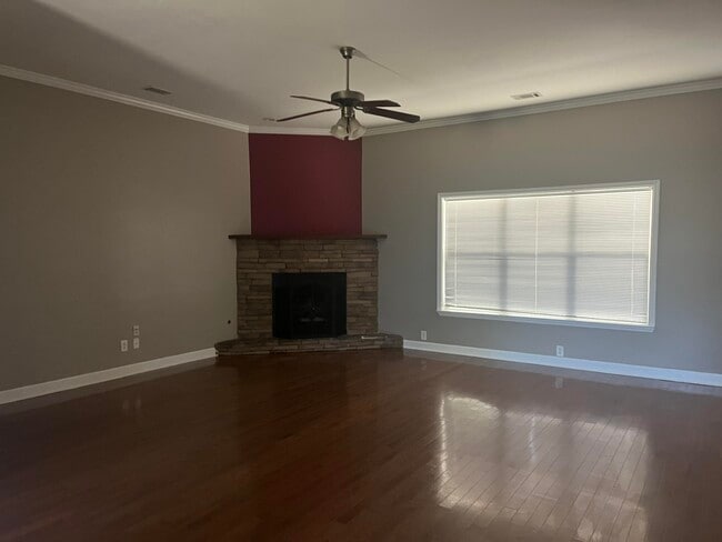 Building Photo - 110 Stratford Ln