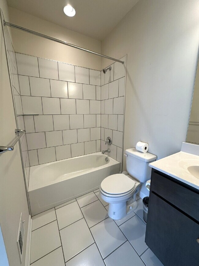 Building Photo - LEASE PENDING! Luxury Townhome in Frederick