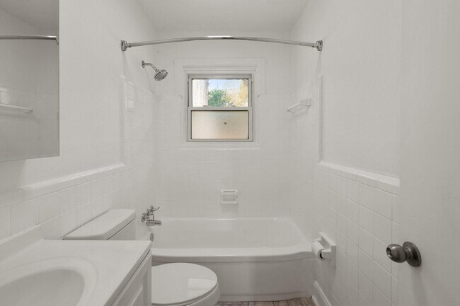 Building Photo - 1125 Mulberry Ave