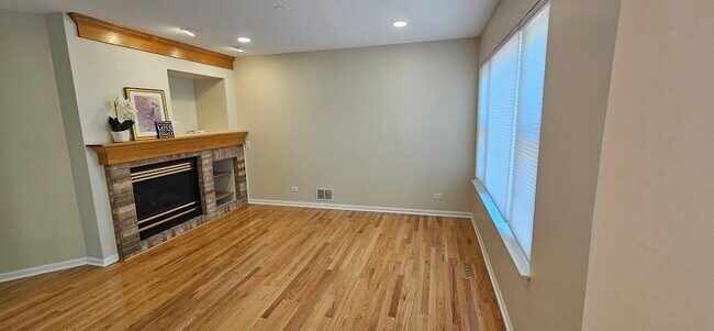 Building Photo - 450 Rosewood Crossing