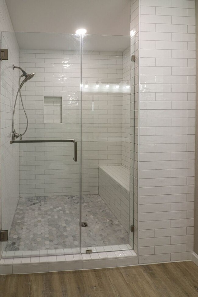 Building Photo - Total Remodel in Bentree - 3bed 2 bath!
