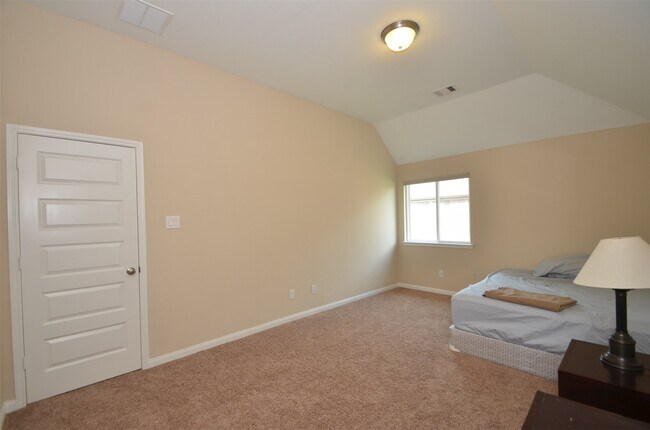 Building Photo - 27403 Canyon Reach Dr