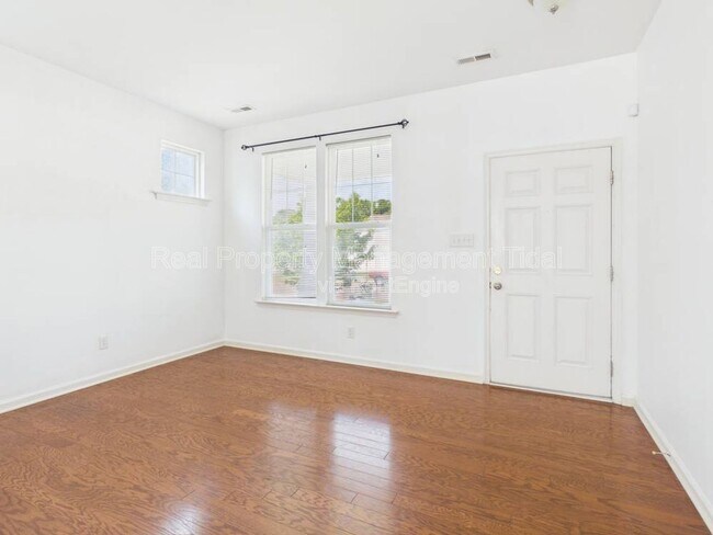 Building Photo - 205 Cheeseman Rd