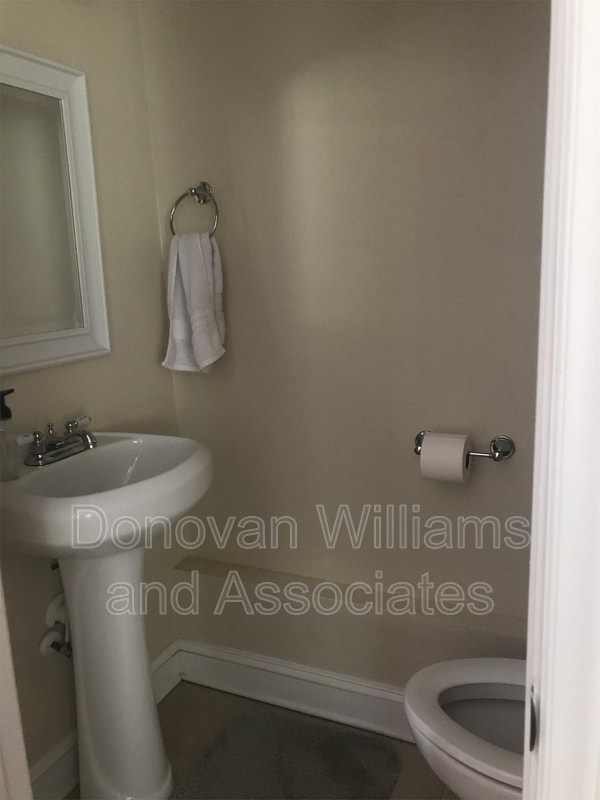 Building Photo - 1529 Thomas Ave