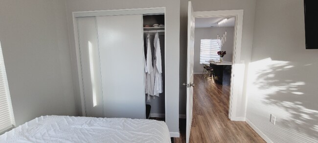 Building Photo - 532 Cesar E Chavez Pky