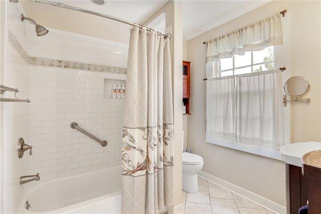 Building Photo - 629 Lowerline St