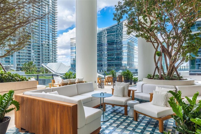 Building Photo - 801 S Miami Ave