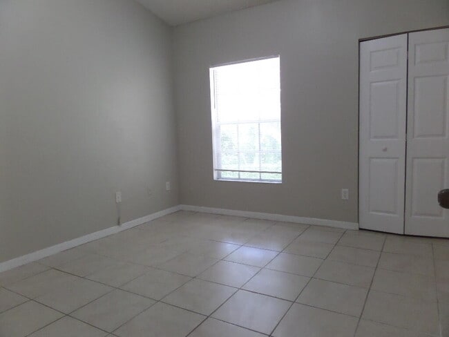 Building Photo - 10294 Fox Trail Rd S