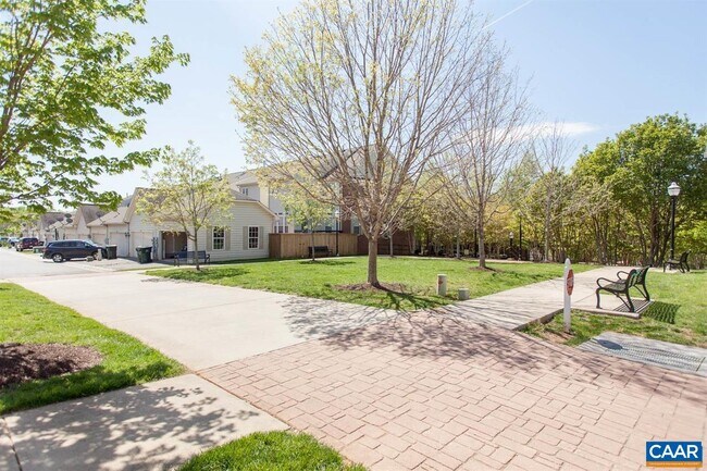 Building Photo - 2074 Lockwood Dr
