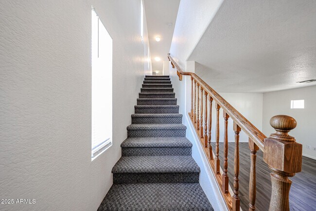 Building Photo - 2428 S 84th Gln