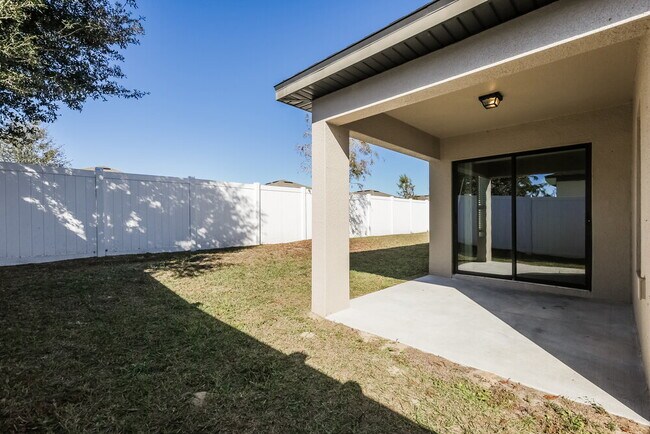 Building Photo - 6953 Redbay Dr