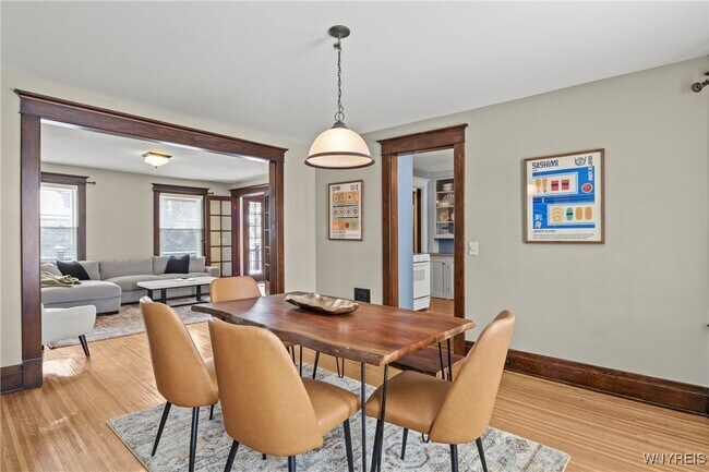 Building Photo - 365 W Utica St