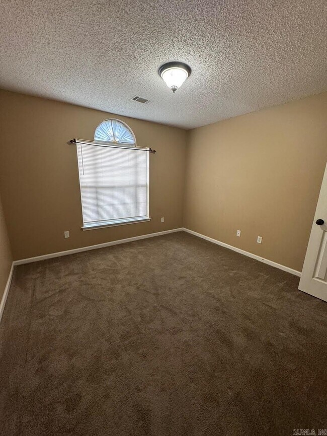Building Photo - 2619 Valley Forge Dr