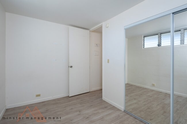 Building Photo - 949 Ala Nanala St