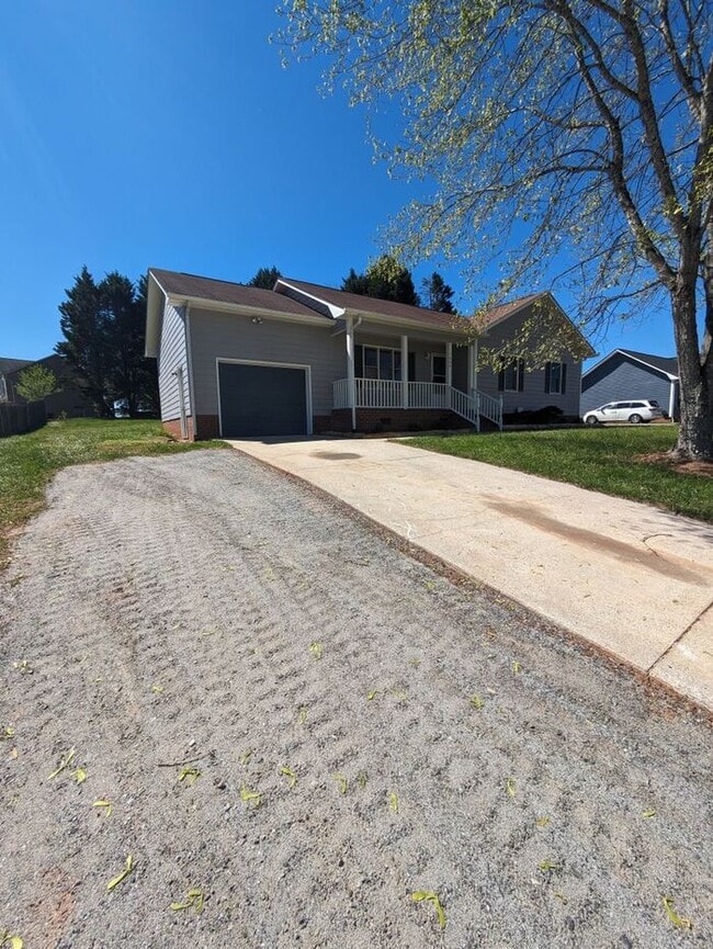 Primary Photo - 3BD/2BA Single Family Home in Conover, NC!