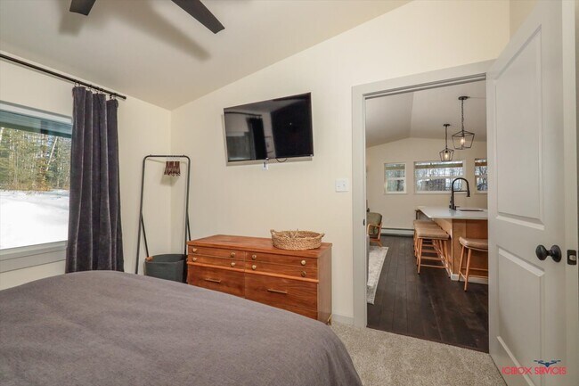 Building Photo - 7427 Twin Lakes Dr