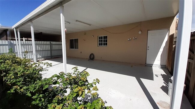 Building Photo - 7640 NW 182nd Terrace