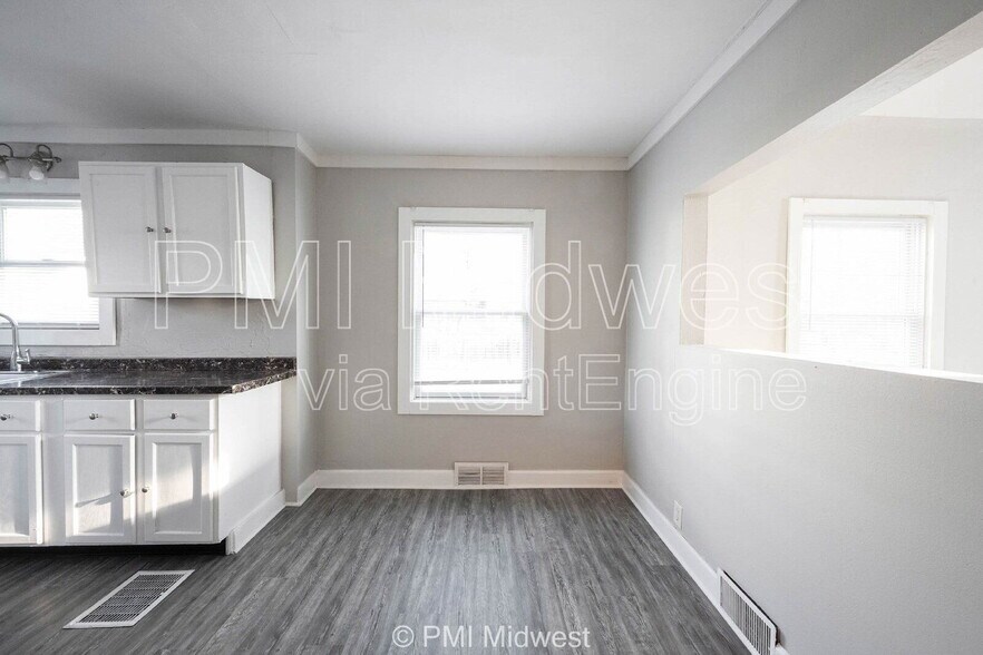 Building Photo - 4058 N Illinois St