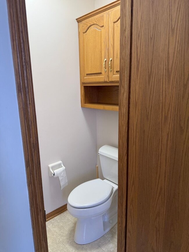 Building Photo - 2110 John St