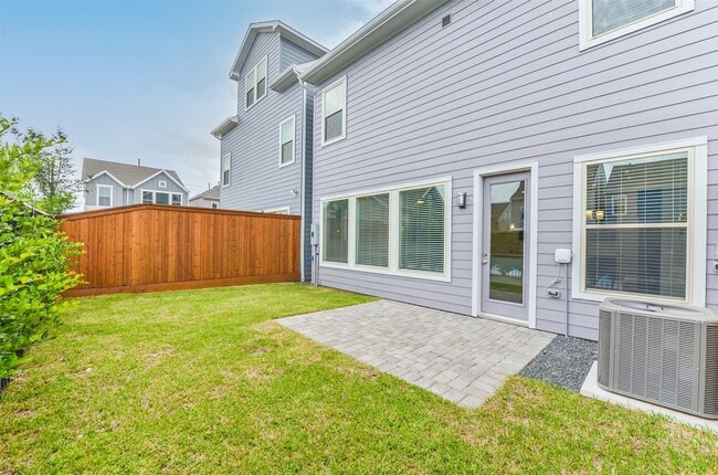 Building Photo - 10916 Keaton Landing Dr