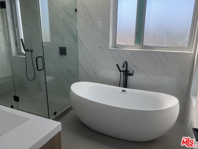 Building Photo - 1900 20th St