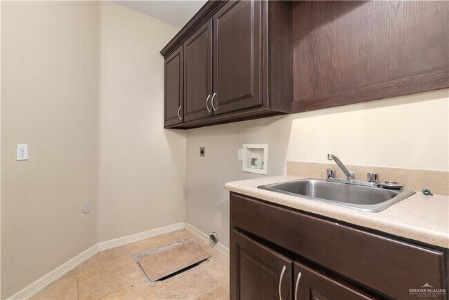 Building Photo - 4101 Tyler Ave W