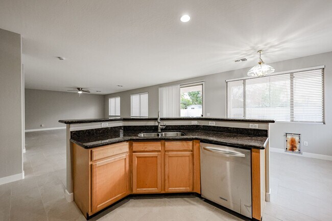 Building Photo - Location! Fully remodelled 4Bed/3Bath Home in Chandler, with pool