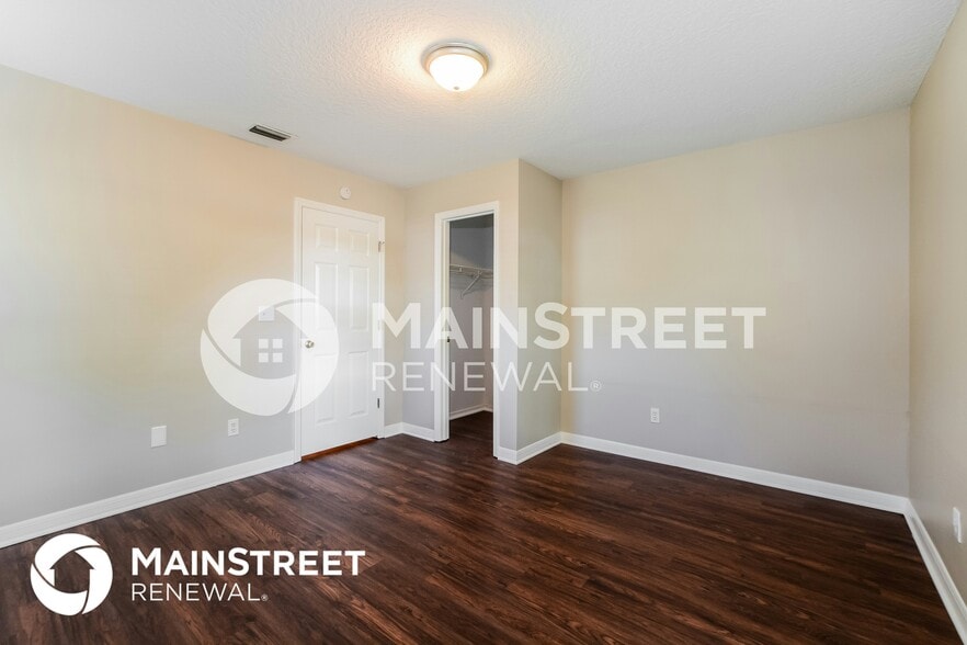 Building Photo - 33303 Lake Bend Cir
