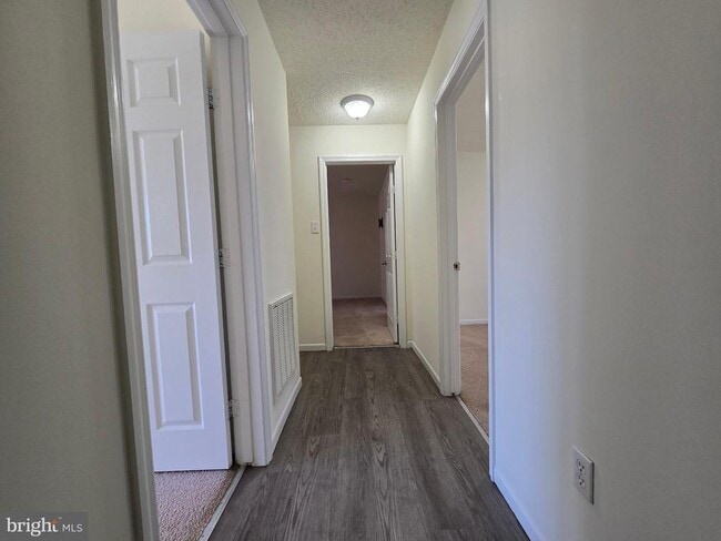 Building Photo - 23 Lordship Ln