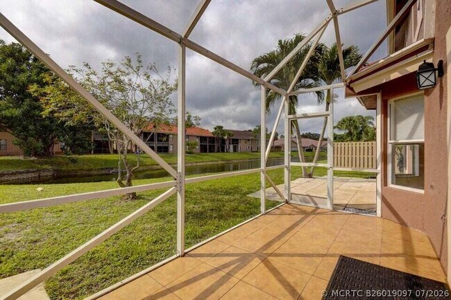 Building Photo - 10758 Lake Jasmine Dr