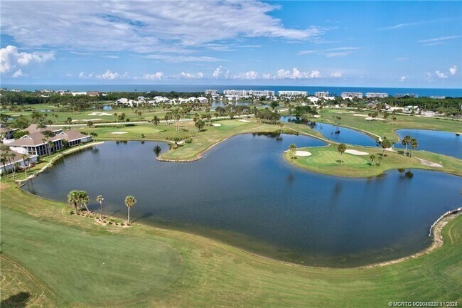 Building Photo - 484 NE Plantation Rd