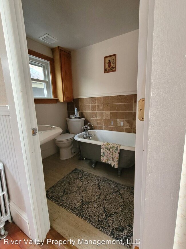 Building Photo - 2 br, 2 bath House - 22 Day St