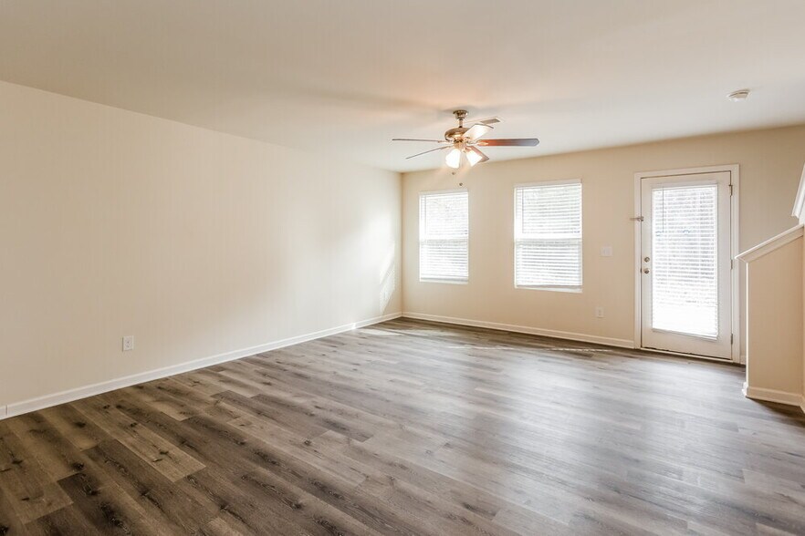 Building Photo - 212 Alton Cir