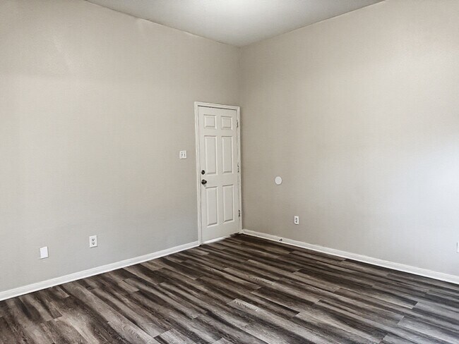 Building Photo - 31248 N Head Dr